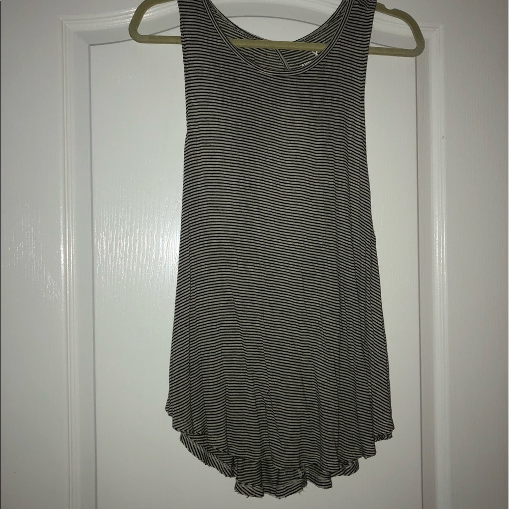AE BLACK & WHITE TWISTED BACK TANK